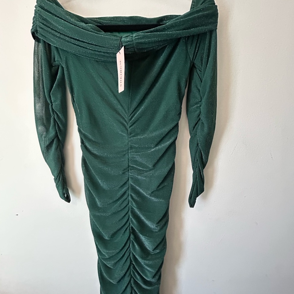 Elegant Green Off-Shoulder Dress